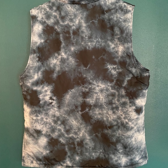 Volcom Vest - Picture 5 of 6